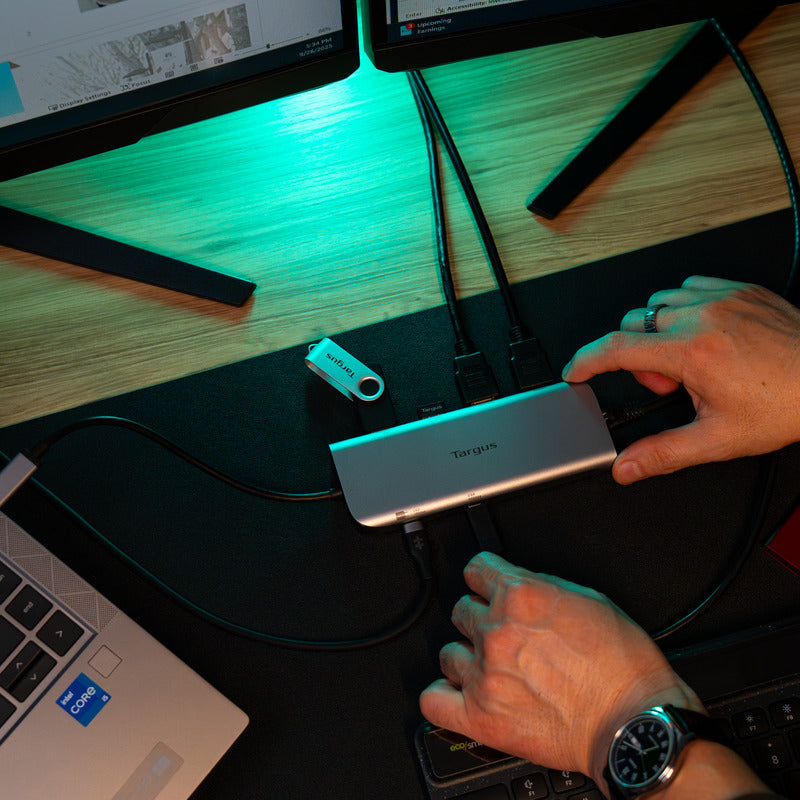 Targus Dual Video Mobile Dock with 140W EPR Pass-Thru